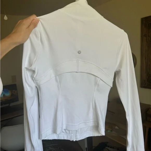 🍋LULULEMON - White Define Jacket (cropped) size 4 - Picture 2 of 4
